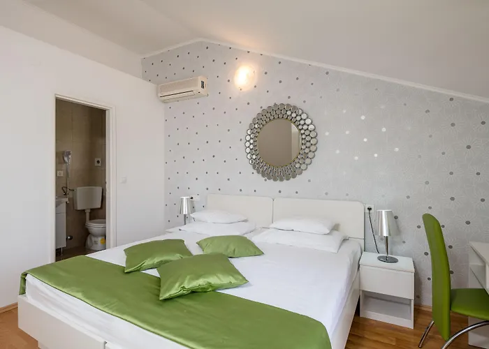 沃伊尼克别墅公寓 公寓 *