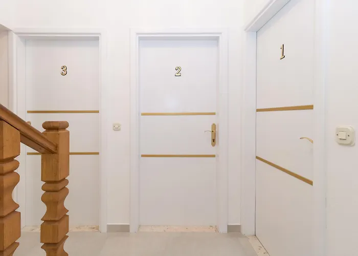 沃伊尼克别墅公寓