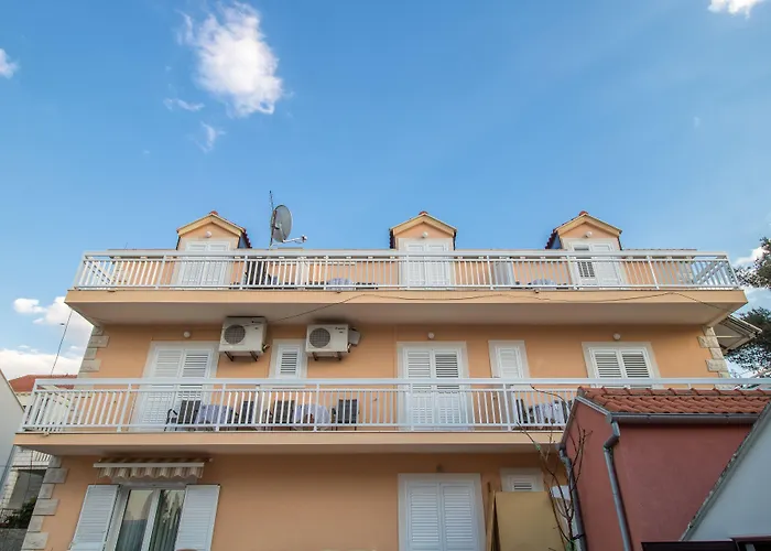 沃伊尼克别墅公寓 公寓 *