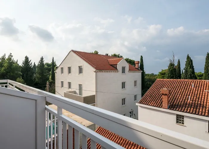 沃伊尼克别墅公寓